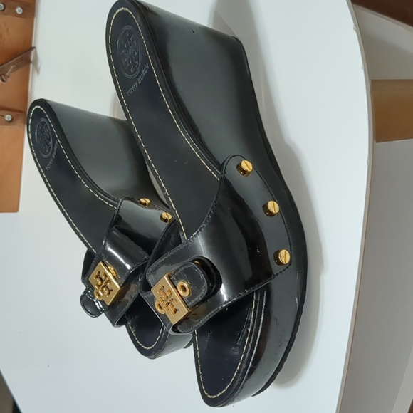 Tory Burch Black Patent Leather Sliders - Picture 2 of 7